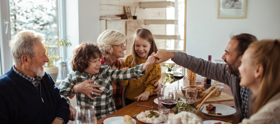 Understanding the Challenges of Mixing Family Dynamics During the Holidays